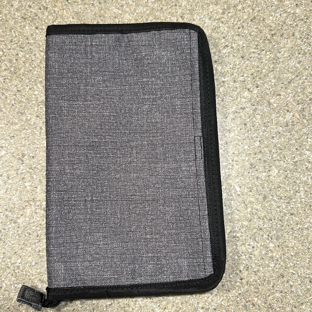 - NWT- Thirty-One Get Creative Zip Pouch- Charcoal Crosshatch